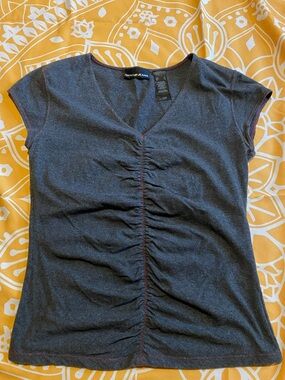 Dkny Charcoal Short-Sleeve V-Neck Top with Center Ruching